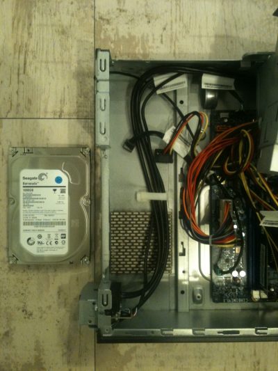 横浜市のパソコン修理｜Lenovoのハードディスク交換