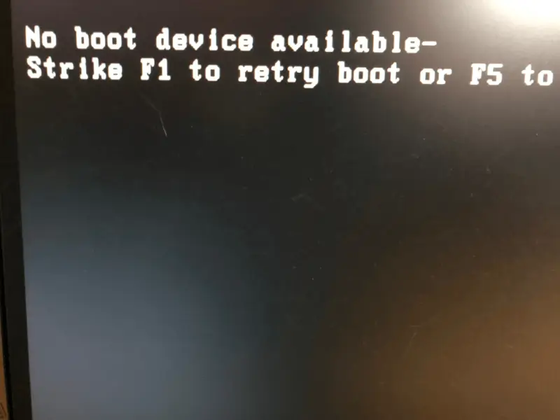 パソコン修理が安い No boot device available- パソコン起動しない。横浜のパソコン修理PC出張修理